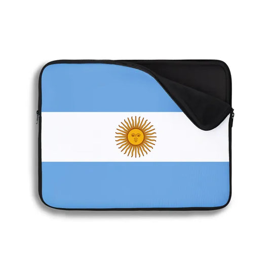 Laptop sleeve with the design of the Argentine flag on a white background