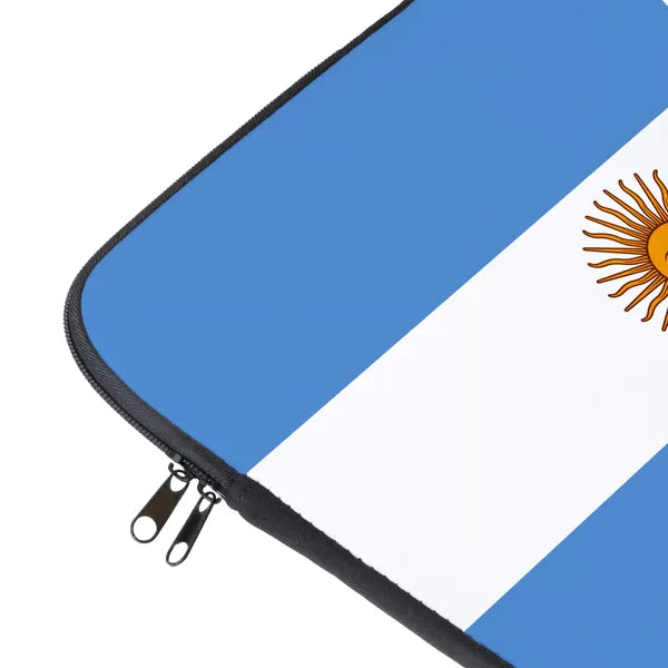 Laptop sleeve with the design of the Argentine flag on a white background