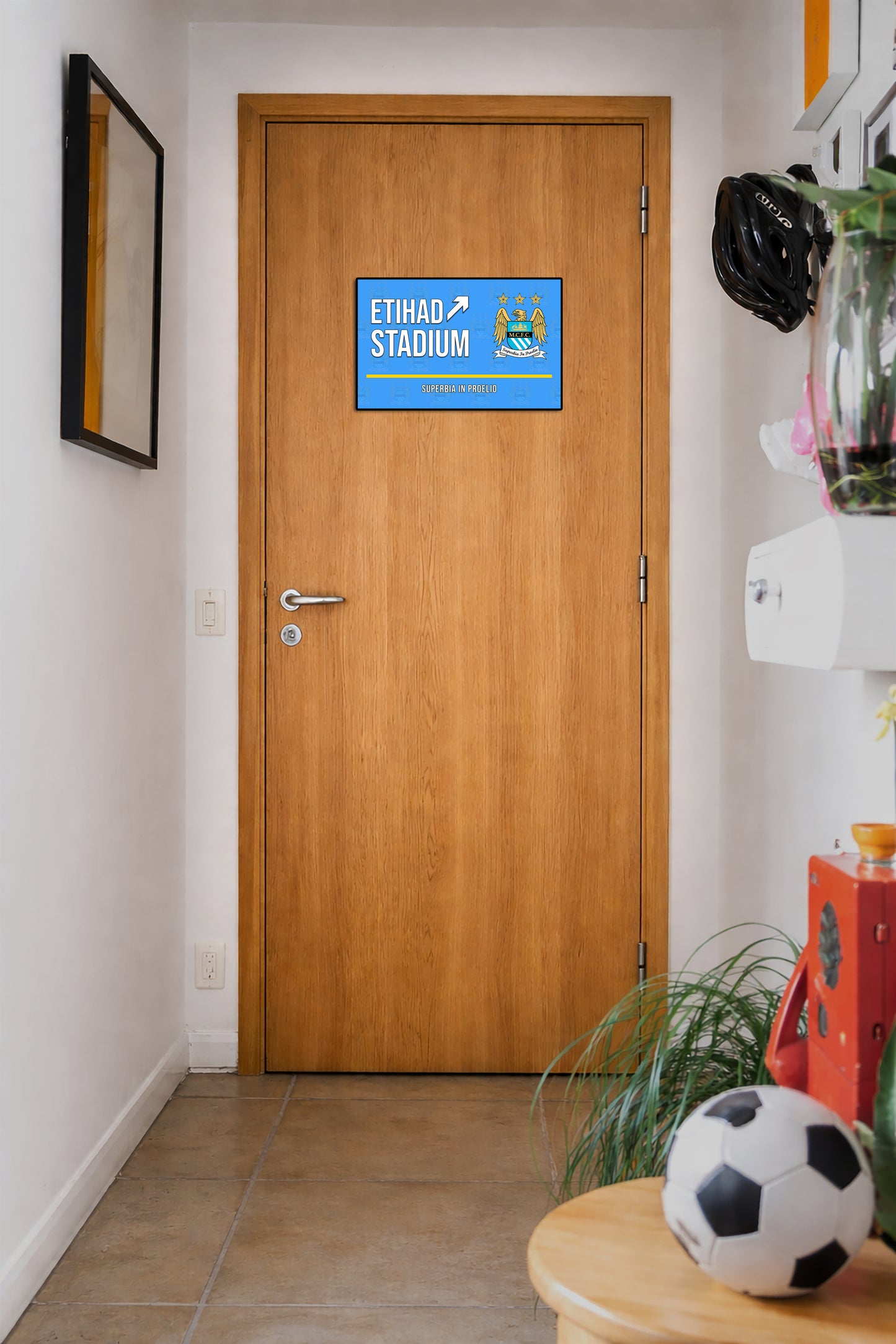 Black tumbler with 'NEYMAR JR. 10' printed on it against a white background